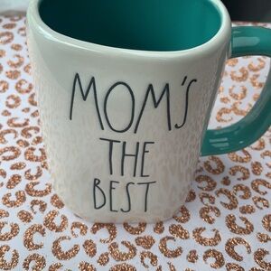 ⭐️RAE DUNN MOTHERS DAY “MOM” MUG
